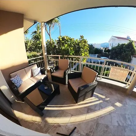 Summerhouse ني كارفالي